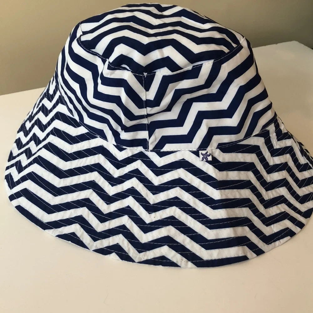 Chevron blue white bucket style summer beach casual lightweight hat preppy